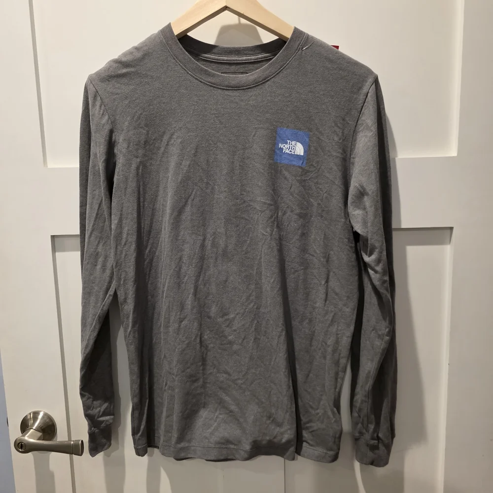 The North Face Mens Long Sleeve Shirt Gray Blue Camo Outdoor Hiking Casual Small